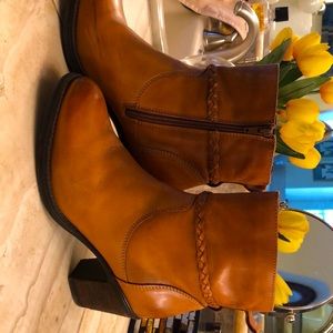 Ankle boots- Valencia Size 8 (40) leather & rubber